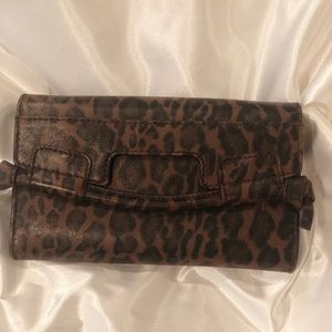 Foley and Corinna clutch + chain